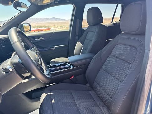 Used 2025 Chevrolet Equinox LT AWD/4WD image 9