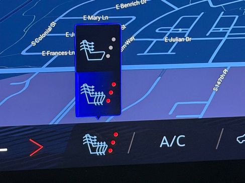 Used 2025 Chevrolet Suburban RST image 20