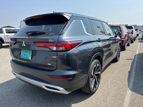 Used 2024 Mitsubishi Outlander SE AWD/4WD image 5