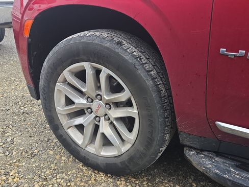 Used 2023 GMC Yukon SLT image 7