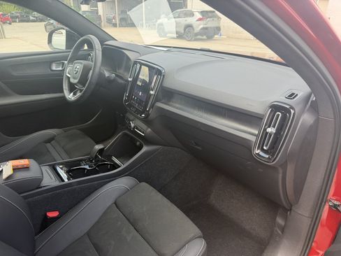 Used 2023 Volvo C40 P8 Recharge Plus w/ Climate Package AWD/4WD image 25