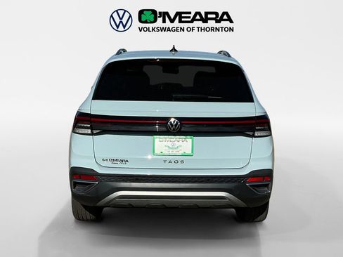Used 2025 Volkswagen Taos SE FWD image 4