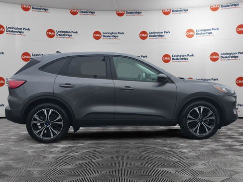 Used 2021 Ford Escape SE w/ SE Sport Appearance Package image 8