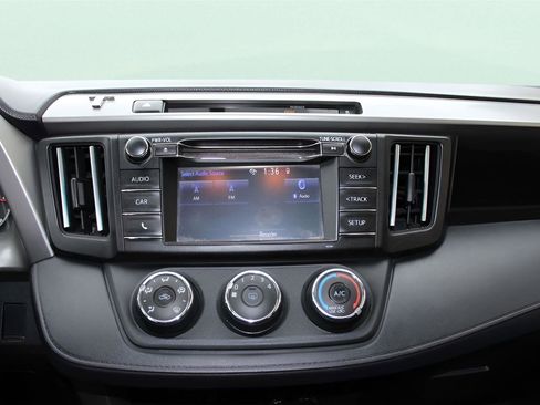 Used 2016 Toyota RAV4 LE image 16