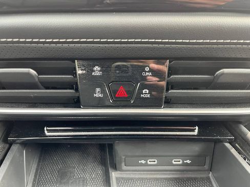 Certified 2024 Volkswagen Atlas SE AWD/4WD image 16