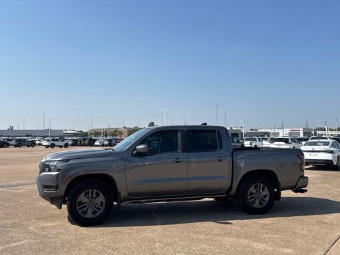 Certified 2025 Nissan Frontier SV w/ Tow Package RWD image 13