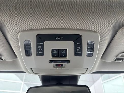 Used 2023 Toyota Sienna XLE w/ XLE Plus Package AWD/4WD image 22