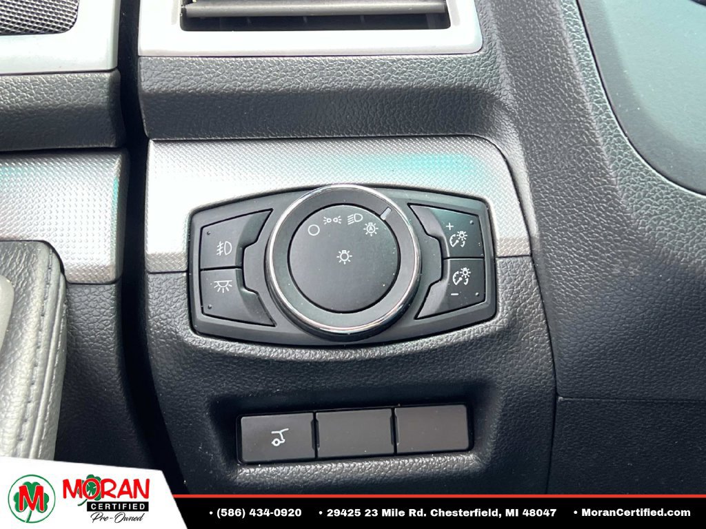 Used 2015 Ford Explorer XLT w/ Equipment Group 202B FWD image 26