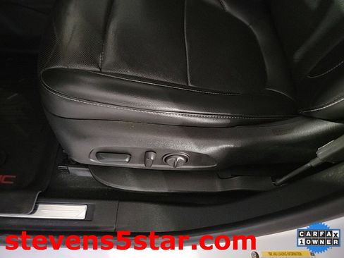 Used 2022 GMC Acadia SLT w/ Elevation Edition image 13