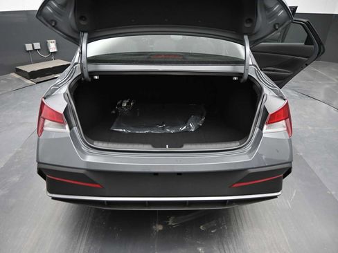 New 2026 Hyundai Elantra SEL Sport FWD image 14