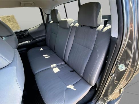 Used 2017 Toyota Tacoma SR5 AWD/4WD image 20