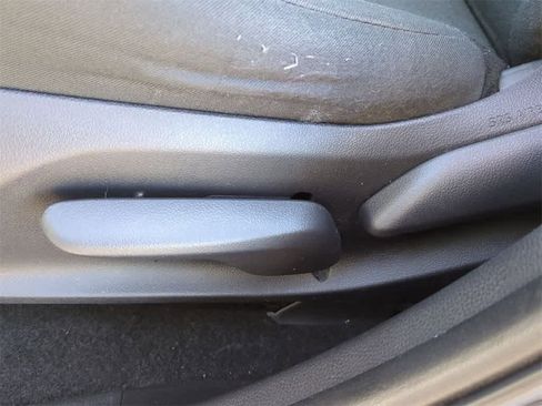 Used 2022 Toyota RAV4 LE image 15