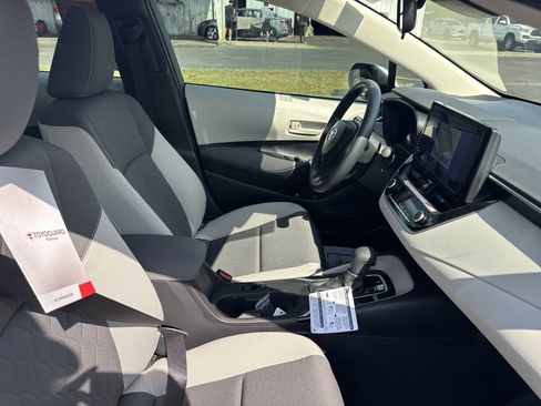 Used 2026 Toyota Corolla LE image 33