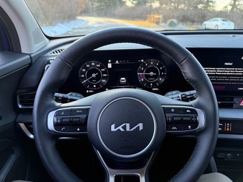Certified 2025 Kia Sportage SX image 8
