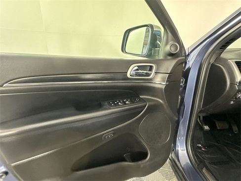 Certified 2020 Jeep Grand Cherokee Limited image 18