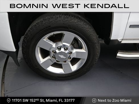 Used 2018 Chevrolet Silverado 2500 LT w/ Custom Sport Edition image 9