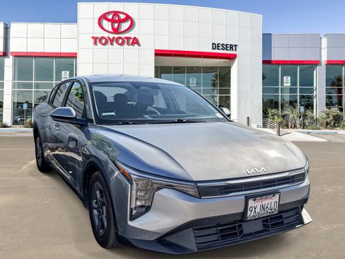 Used 2026 Kia K4 FWD image 1