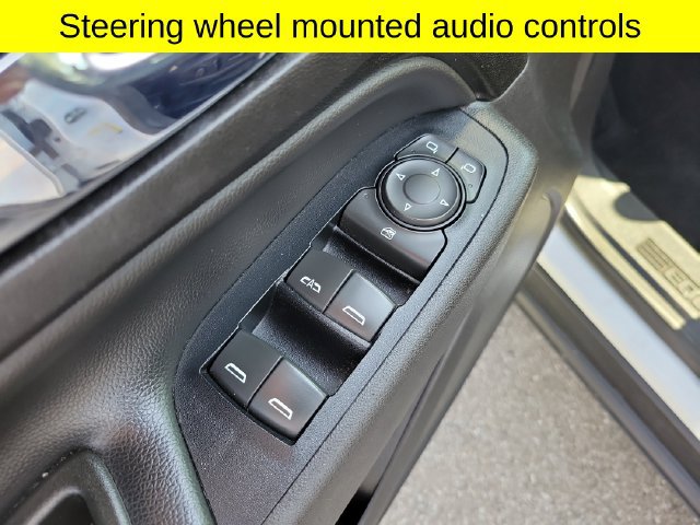 Used 2019 Chevrolet Equinox LT w/ Driver Convenience Package FWD image 22