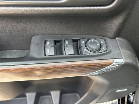 Used 2020 Chevrolet Silverado 1500 High Country w/ Technology Package AWD/4WD image 16