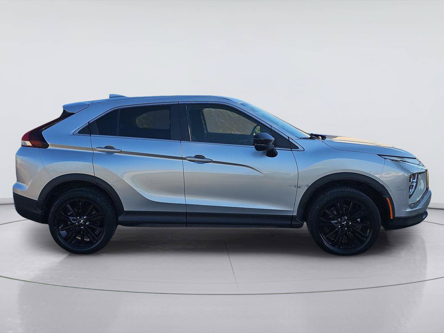 Used 2023 Mitsubishi Eclipse Cross LE AWD/4WD image 6