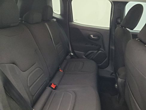Used 2021 Jeep Renegade Latitude FWD image 19