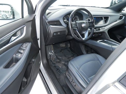 Used 2022 Buick Enclave Essence w/ Sport Touring Edition image 9