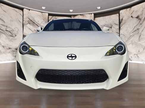 Used 2015 Scion FR-S image 2