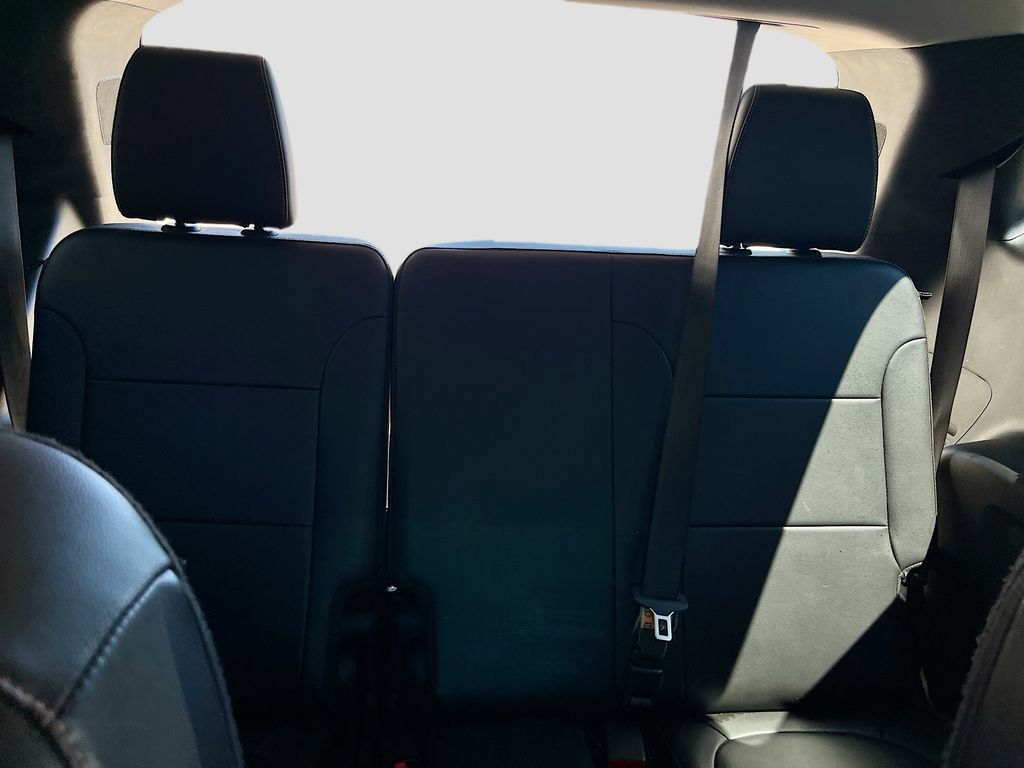 Used 2021 Chevrolet Traverse Premier w/ Redline Edition FWD image 29