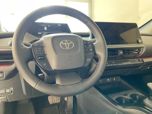Used 2026 Toyota Prius Plug-In Hybrid FWD image 14