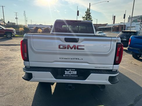 Used 2021 GMC Sierra 2500 Denali w/ Denali Ultimate Package AWD/4WD image 9