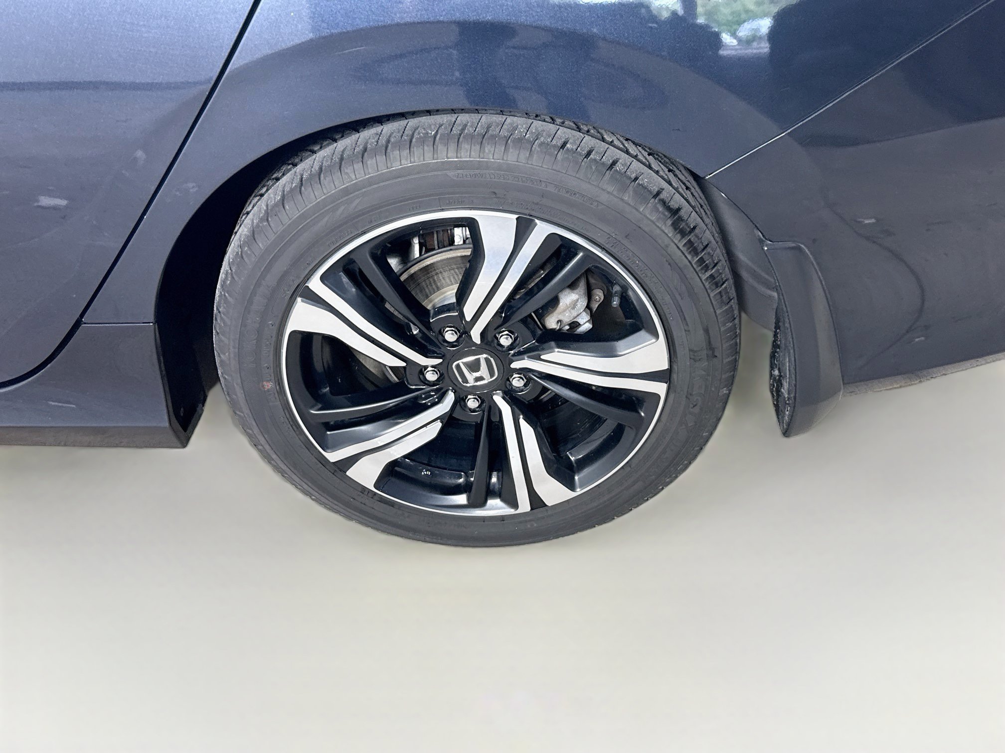 Used 2018 Honda Civic Touring image 38