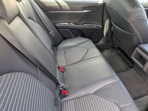Used 2018 Toyota Camry SE w/ Convenience Package FWD image 19