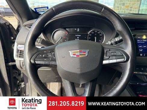 Used 2023 Cadillac XT4 Luxury w/ Cold Weather Package image 15