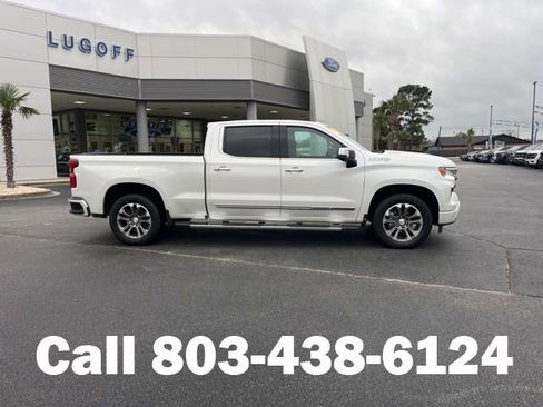 Used 2022 Chevrolet Silverado 1500 High Country w/ Z71 Off-Road Package image 2