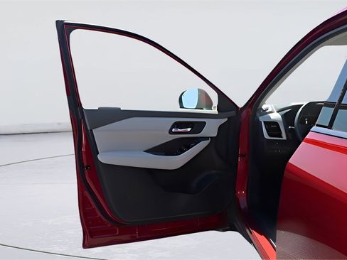 Used 2024 Nissan Rogue SL image 17