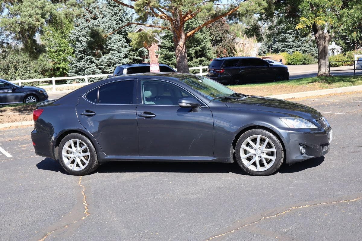 Used 2011 Lexus IS 250 w/ Premium Pkg Value Edition RWD image 2