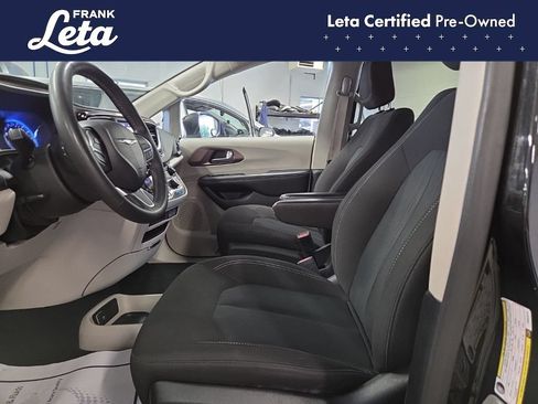 Used 2023 Chrysler Voyager LX FWD image 13