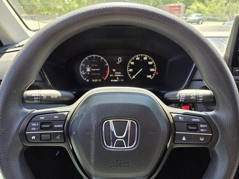 Used 2025 Honda CR-V LX image 28