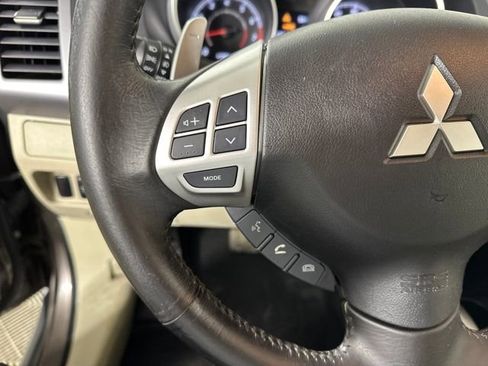 Used 2011 Mitsubishi Outlander SE image 15