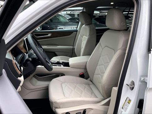 New 2026 Volkswagen Atlas SE image 9