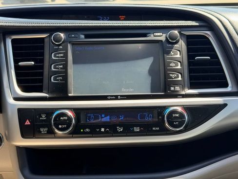Used 2015 Toyota Highlander XLE FWD image 14