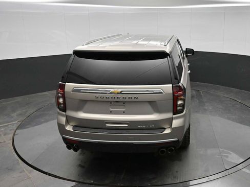 Used 2024 Chevrolet Suburban Premier image 28