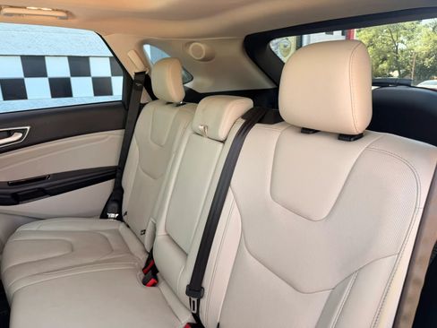 Used 2017 Ford Edge Titanium w/ Equipment Group 302A AWD/4WD image 25
