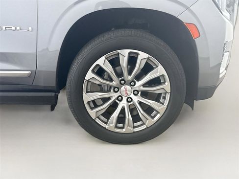 Used 2022 GMC Yukon XL Denali w/ Denali Ultimate Package AWD/4WD image 31