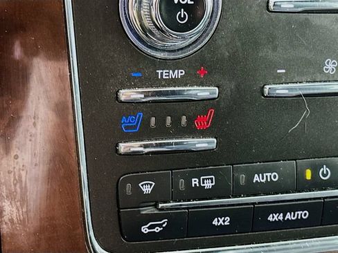 Used 2017 Lincoln Navigator Select AWD/4WD image 24