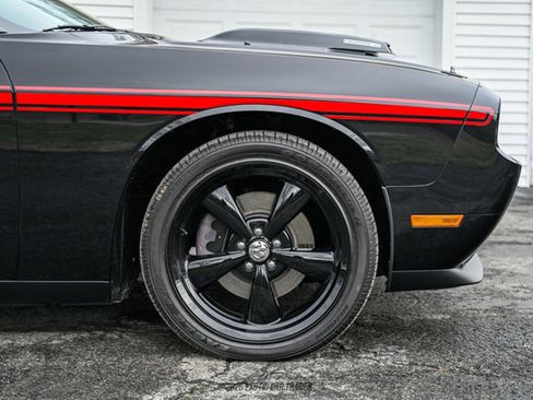 Used 2010 Dodge Challenger R/T w/ Mopar 10 Pkg image 82