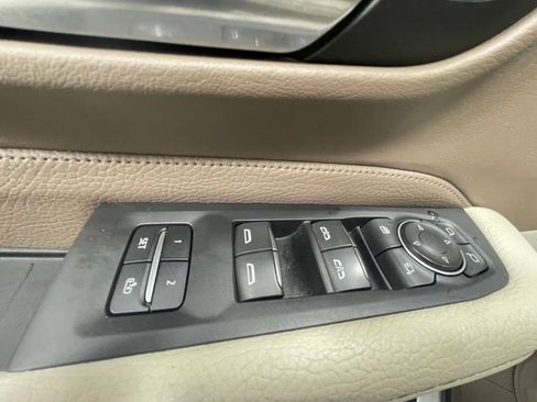 Used 2022 GMC Yukon XL Denali AWD/4WD image 17