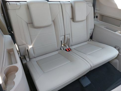 Used 2023 Volkswagen Atlas SE w/ Panoramic Sunroof Package FWD image 12
