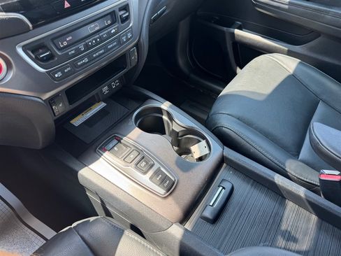 Used 2021 Honda Pilot Special Edition image 17