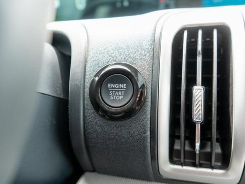 Used 2025 Ford Expedition Active AWD/4WD image 26